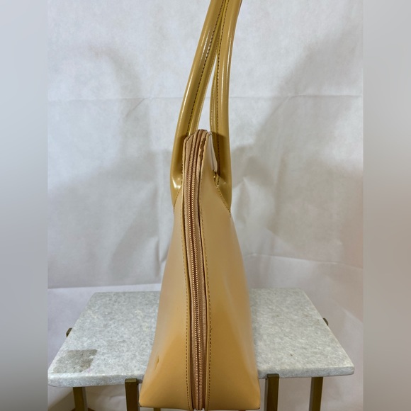 Classy Women’s tan leather purse - Picture 2 of 5